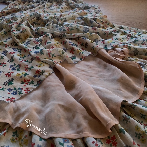 DÔEN Saffron Dress || Bouquet Floral - Picture 13 of 16